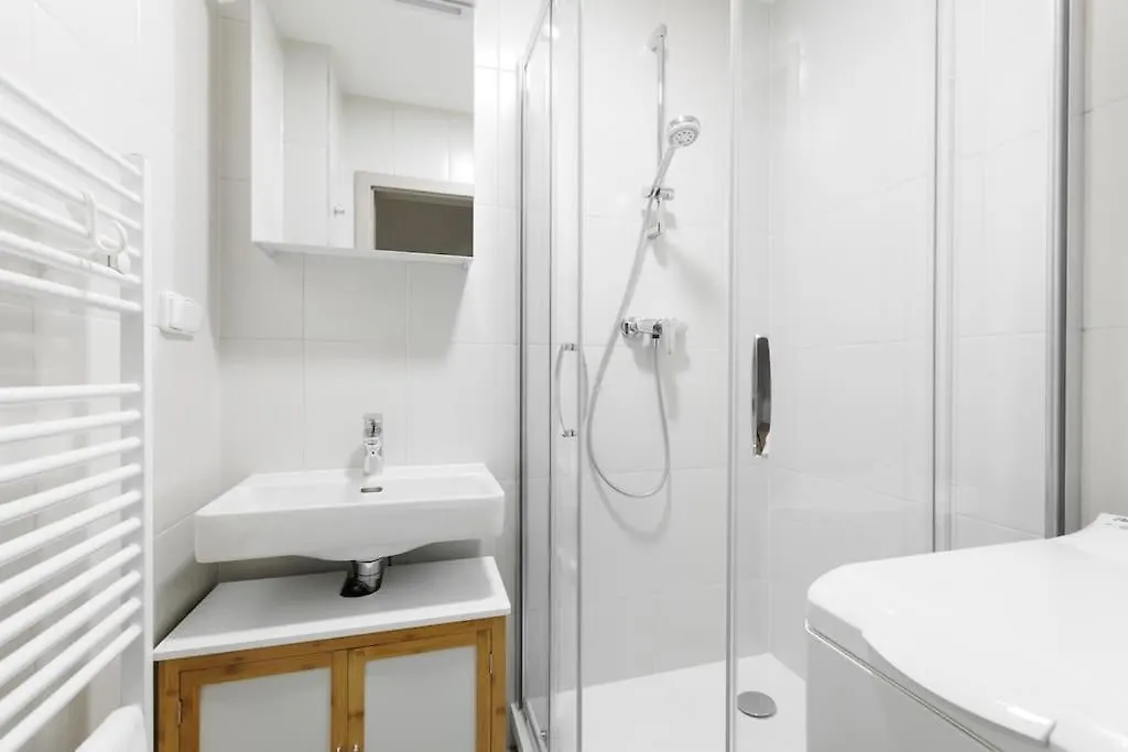 Quiet Apartment With Kitchen Near The Metro Prag 0*,  Tjeckien