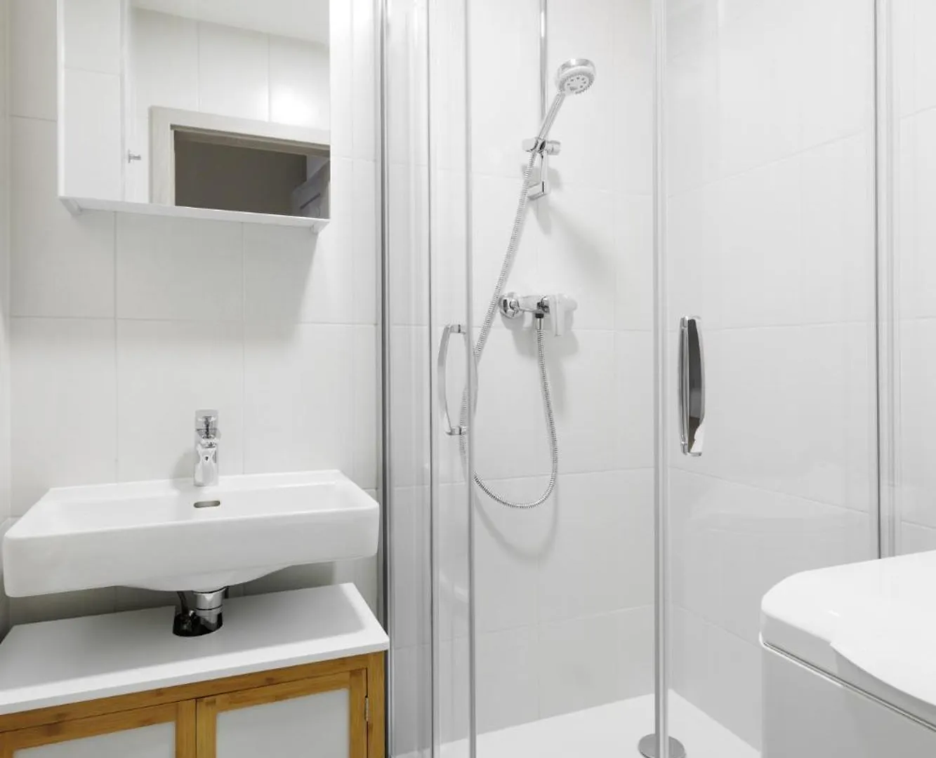 Quiet Apartment With Kitchen Near The Metro Prag