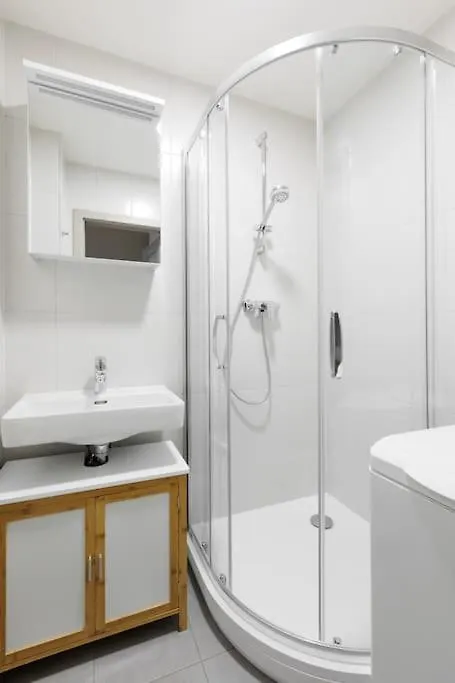 Quiet Apartment With Kitchen Near The Metro Prag Tjeckien